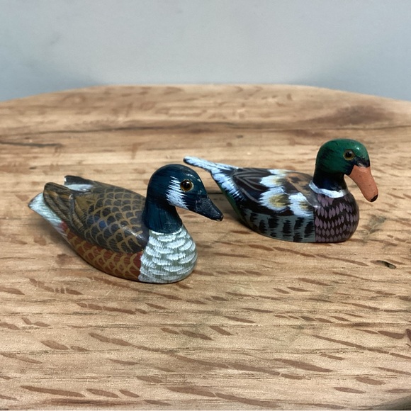 Hand Carved Set of Solid Wood Ducks - Mallard / Loon - Hand Painted - Excellent - Picture 5 of 12
